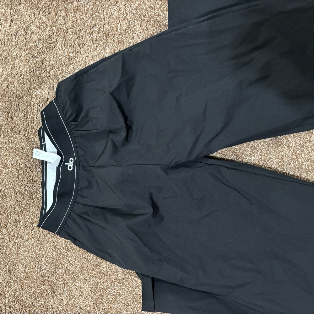 ALO Yoga Black Woman’s Joggers